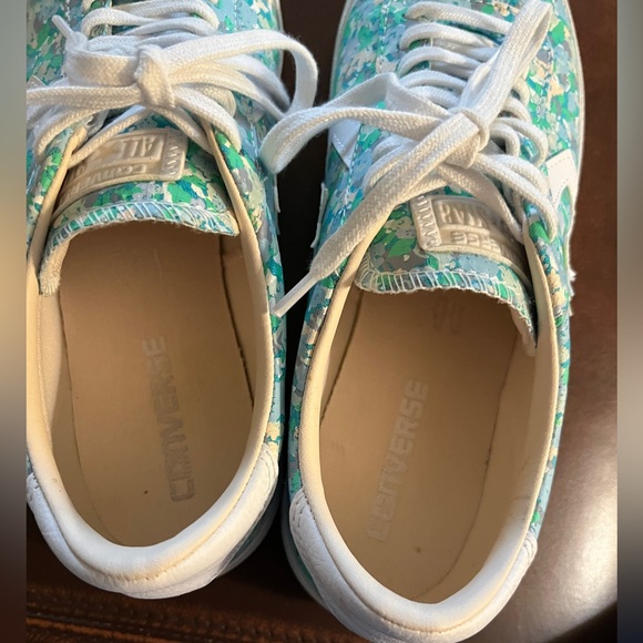 Converse Shoes - Picture 7 of 9